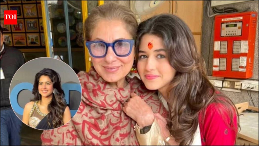 Naomika Saran, nieta de Dimple Kapadia, aporta elegancia sin esfuerzo con un sari negro en el estreno de ‘La Odisea’ en Mumbai