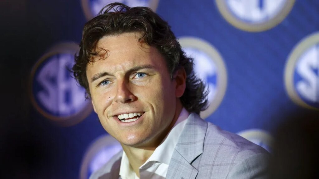 Oklahoma QB John Mateer intent on bouncing back from 2025 setback Oklahoma QB John Mateer intent on bouncing back from 2025 setback