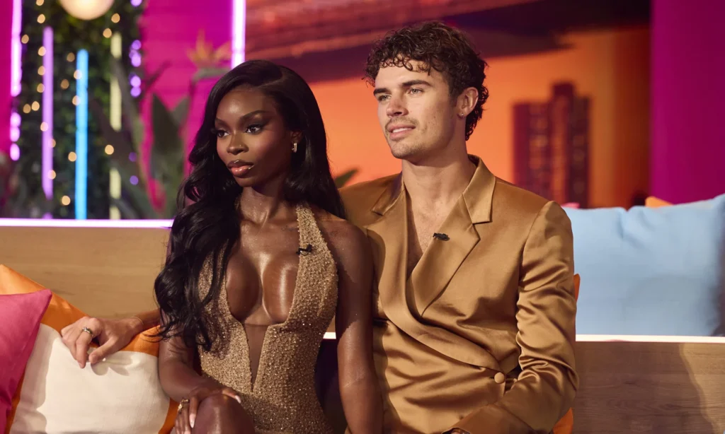 Olandria Carthen & Nic Vansteenberghe Reportedly Split