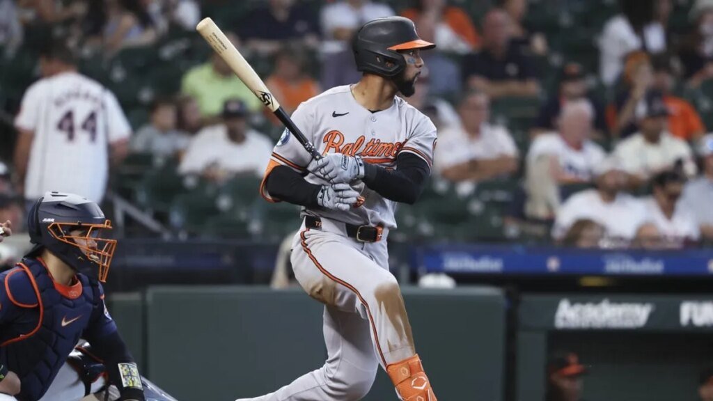 Orioles complete sweep of Astros for 7th straight win Orioles complete sweep of Astros for 7th straight win