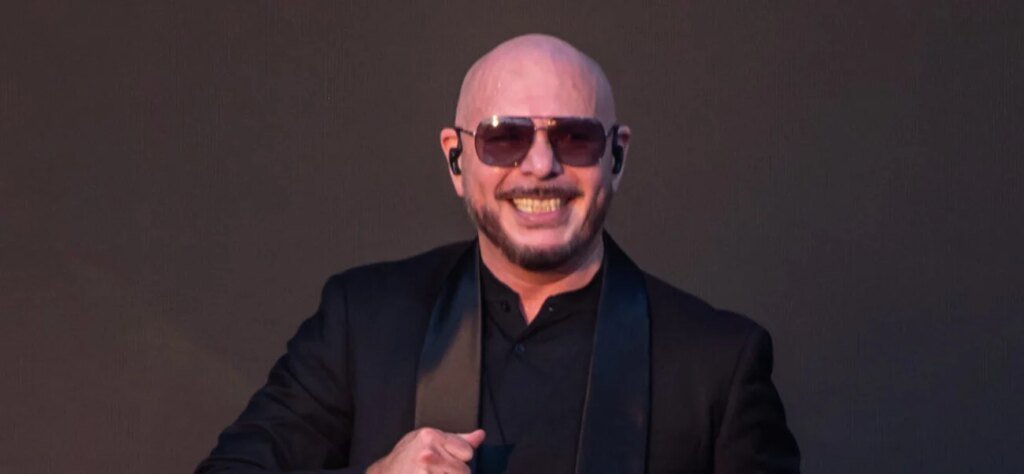 Pitbull Sets Guinness World Record With Bald Caps Pitbull Sets Guinness World Record With Bald Caps