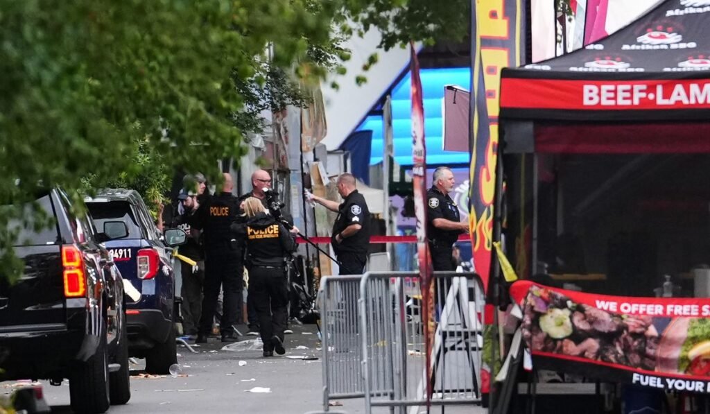 Police search for second suspect following Seattle food festival shooting that killed 3 Police search for second suspect following Seattle food festival shooting that killed 3