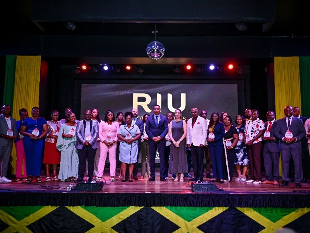 RIU celebrates 25th anniversary of its first hotel in Jamaica RIU celebrates 25th anniversary of its first hotel in Jamaica