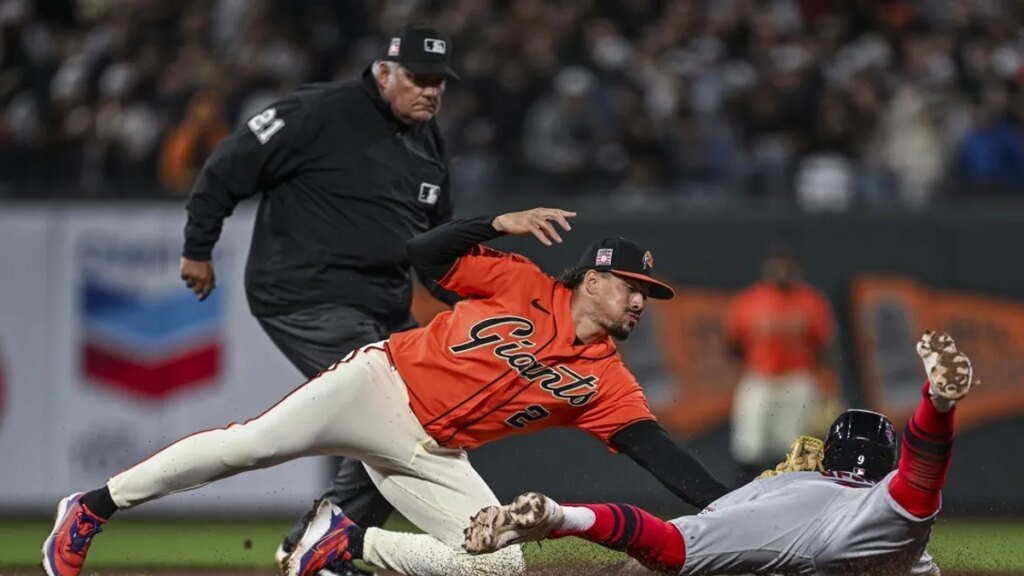 Rafael Devers’ 10th-inning double sends Giants past Angels Rafael Devers' 10th-inning double sends Giants past Angels