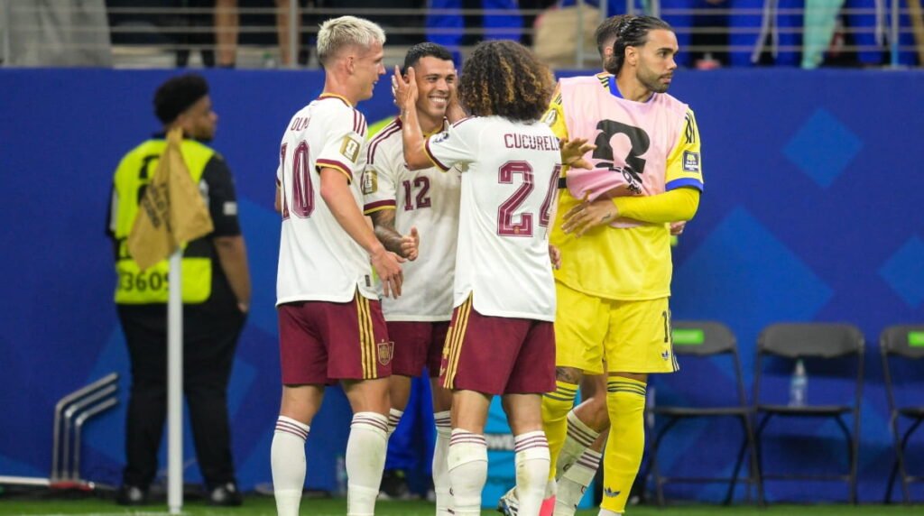 Report, result and goals as La Roja book spot in World Cup final