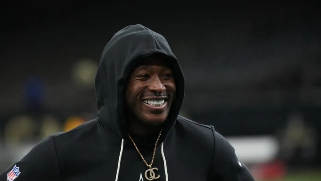 Reports: RB Alvin Kamara staying with Saints on reworked contract