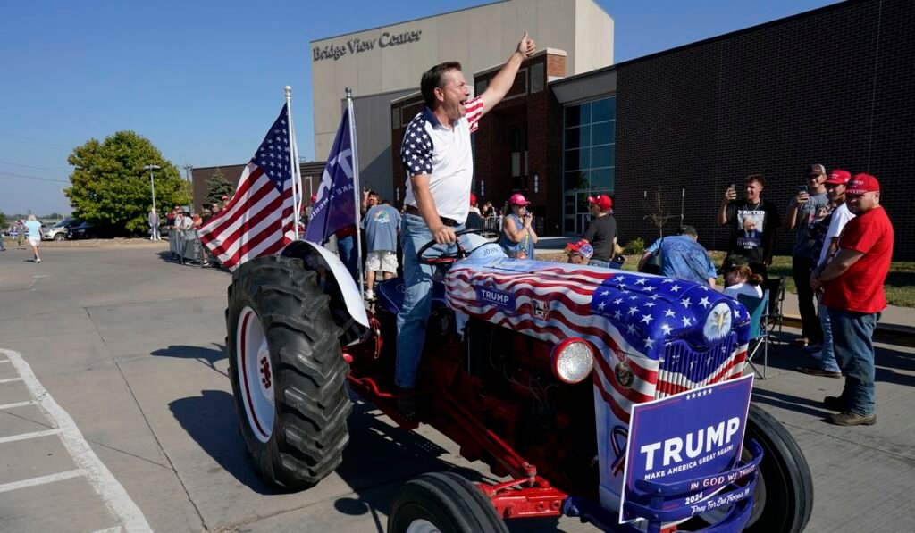 Rural voters turn on Trump again as poll swings 14 points