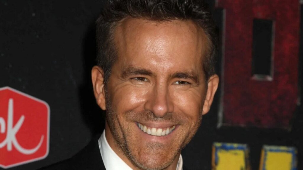 Ryan Reynolds Mocked For ‘Desperate’ Comic-Con Surprise Ryan Reynolds Mocked For 'Desperate' Comic-Con Surprise