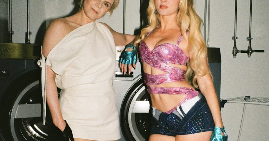 SOUND FIST: ROBYN & ZARA LARSSON