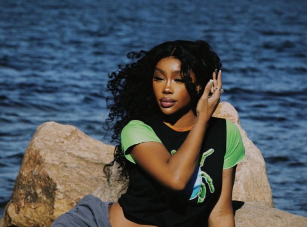 SZA Declares a ‘Pinka Twinkle’ Mood and Half a Million People Agree SZA Declares a ‘Pinka Twinkle’ Mood and Half a Million People Agree