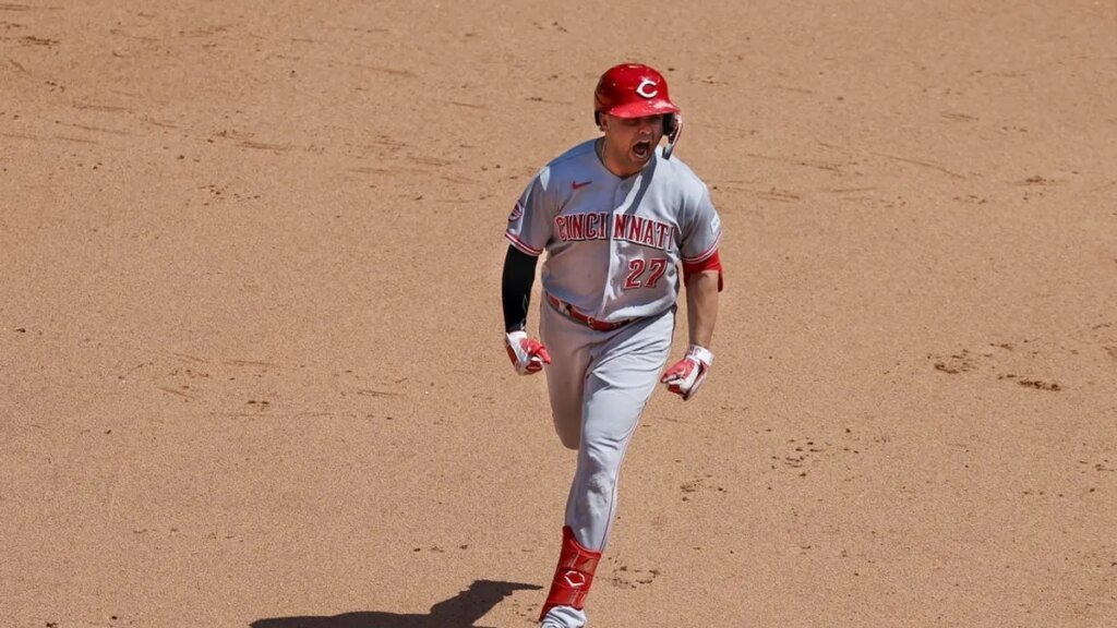 Sal Stewart's HR helps Reds defeat Mariners
