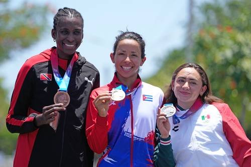 Sara Roel vuelve al ciclismo con una medalla de plata en contrarreloj Sara Roel vuelve al ciclismo con una medalla de plata en contrarreloj