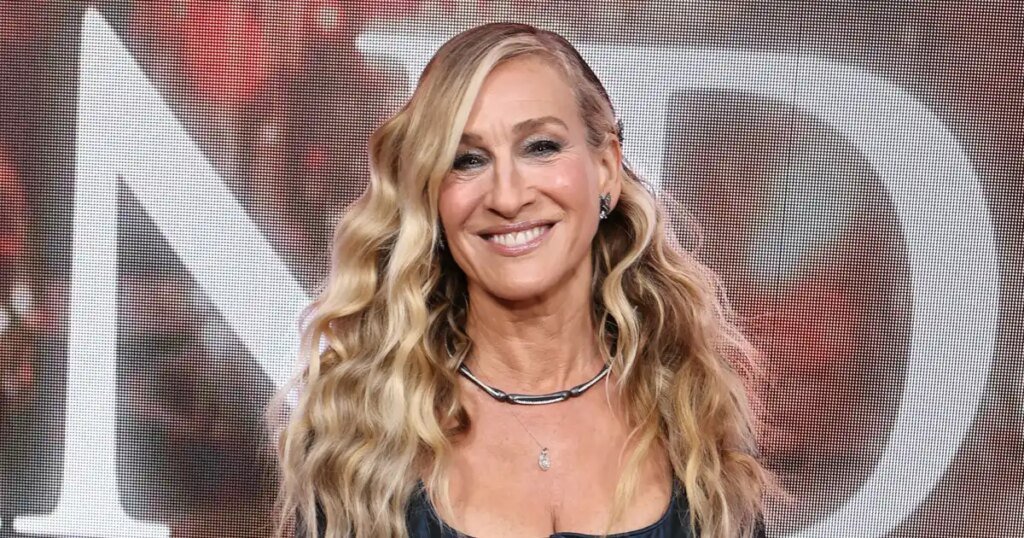 Sarah Jessica Parker’s Army-Green Midi Skirt Look Is on Amazon Sarah Jessica Parker's Army-Green Midi Skirt Look Is on Amazon