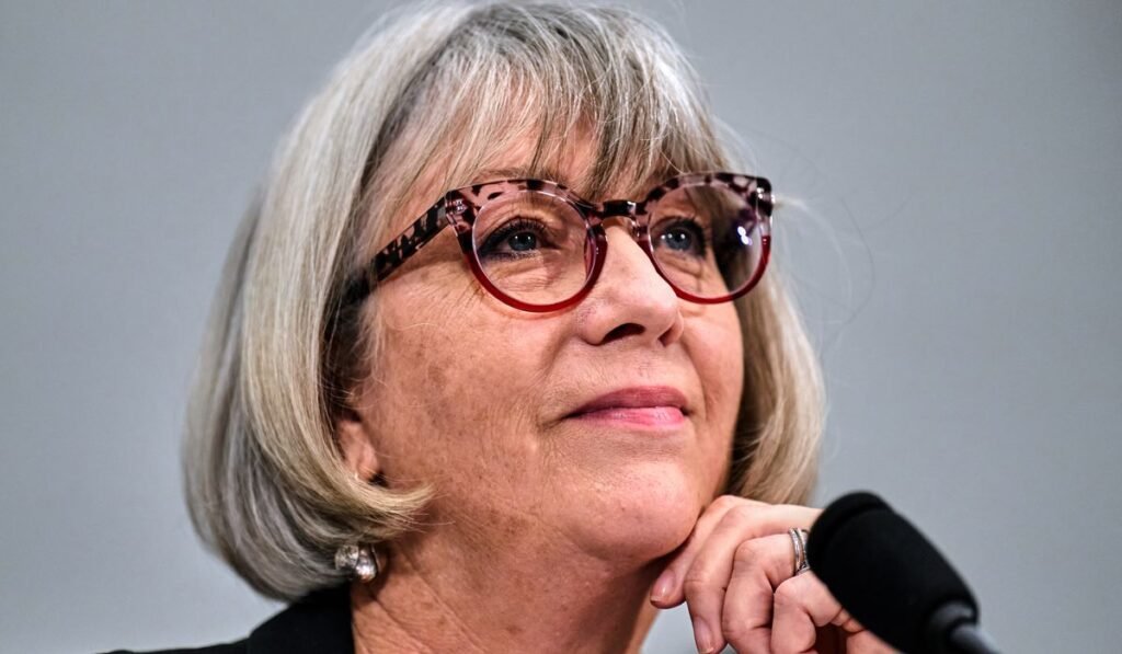 Smithsonian history museum chief rejects White House criticism of its leaders as radical activists Smithsonian history museum chief rejects White House criticism of its leaders as radical activists