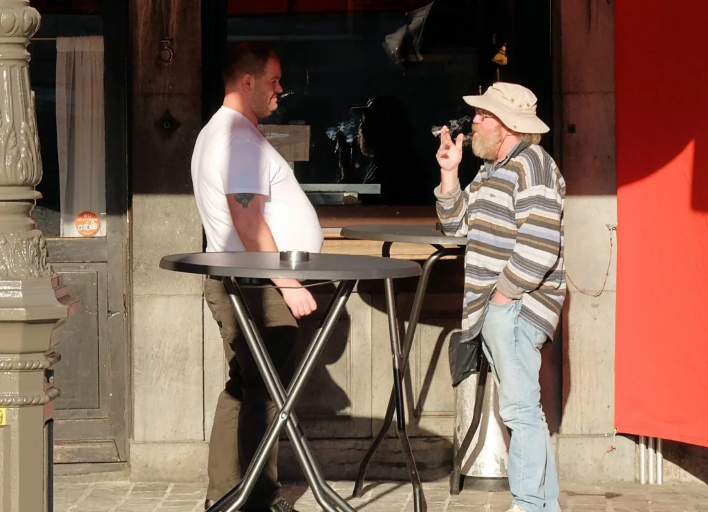 Spain’s hospitality sector rages against proposed smoking ban Spain's hospitality sector rages against proposed smoking ban