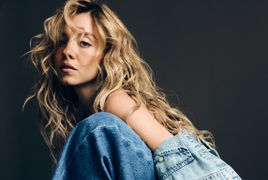 Sydney Sweeney and American Eagle Make the Case for Low-Rise Denim This Summer Sydney Sweeney and American Eagle Make the Case for Low-Rise Denim This Summer