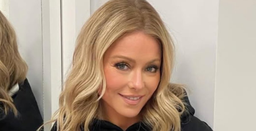 TV Producer Calls Out Kelly Ripa’s Skills Behind The Wheel TV Producer Calls Out Kelly Ripa's Skills Behind The Wheel