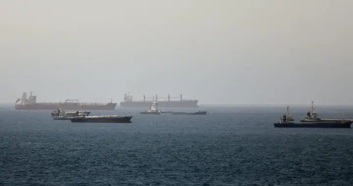 Tanker in the Strait of Hormuz caught fire after being struck by projectile – National Tanker in the Strait of Hormuz caught fire after being struck by projectile - National