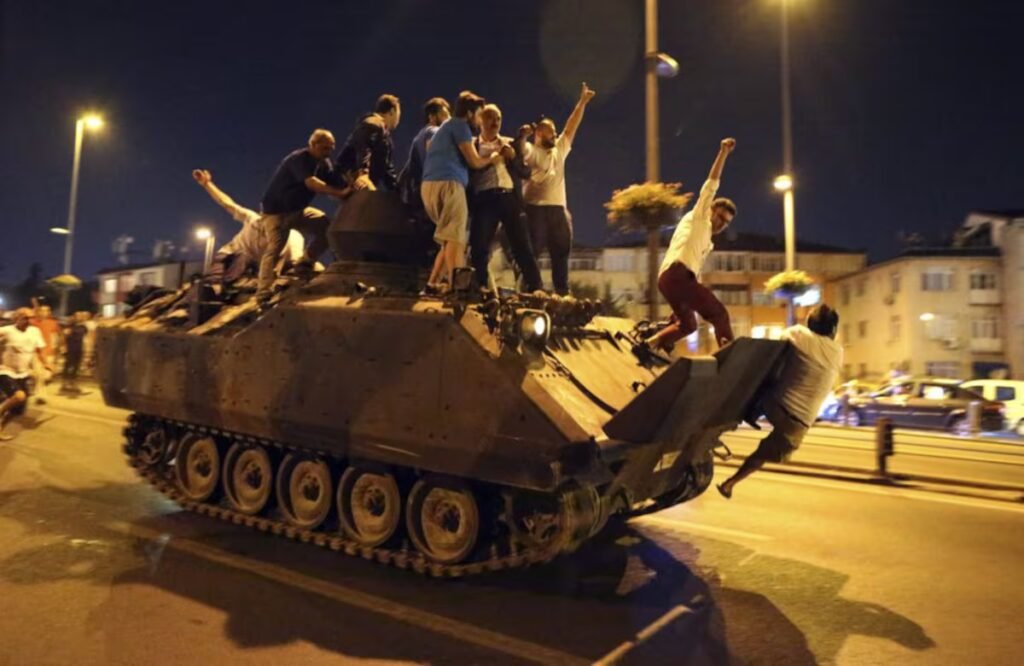 Ten years since the failed coup in Turkey: The trauma on which Erdogan has built his hyper-presidentialism | International Ten years since the failed coup in Turkey: The trauma on which Erdogan has built his hyper-presidentialism | International
