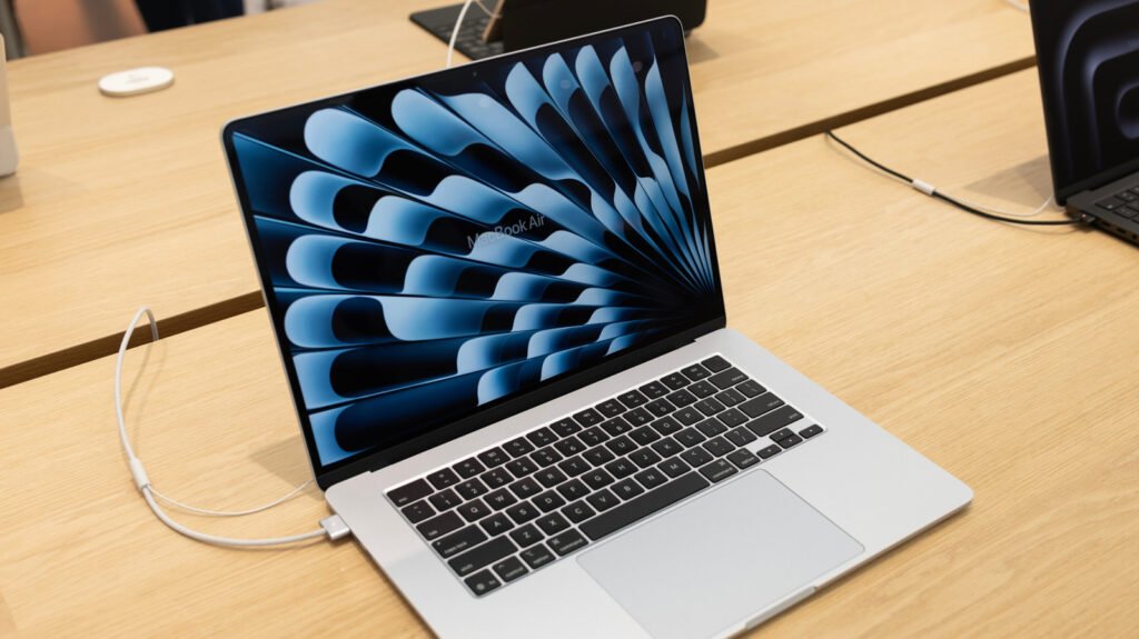 The Reason Why The MacBook Air Doesn't Need A Fan
