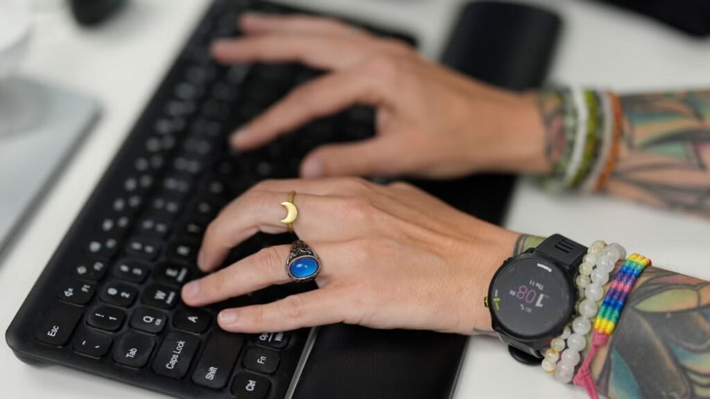 The outlook is grim for admin assistant jobs, but these workers are using AI to get ahead The outlook is grim for admin assistant jobs, but these workers are using AI to get ahead