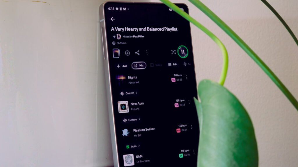 This Spotify Setting Makes Your Music Feel DJ Mixed This Spotify Setting Makes Your Music Feel DJ Mixed