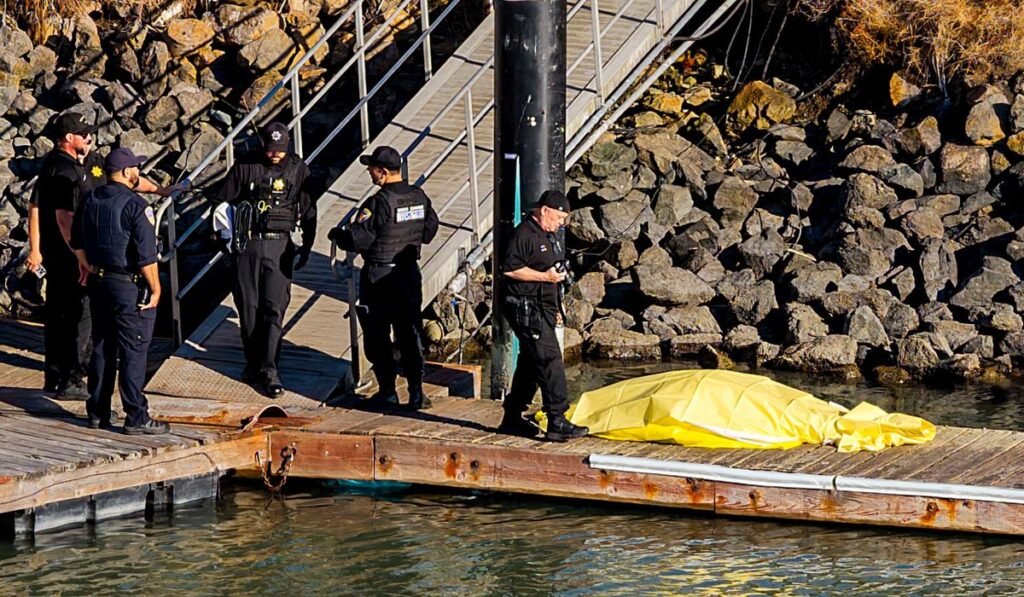Three people still missing, one dead after boat capsizes near Alcatraz Island Three people still missing, one dead after boat capsizes near Alcatraz Island