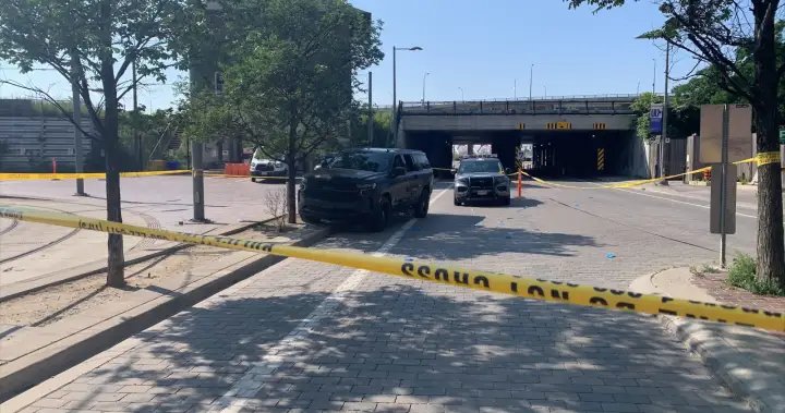 Toronto man flees shootout in stolen rideshare with customer still inside: police – Toronto Toronto man flees shootout in stolen rideshare with customer still inside: police - Toronto