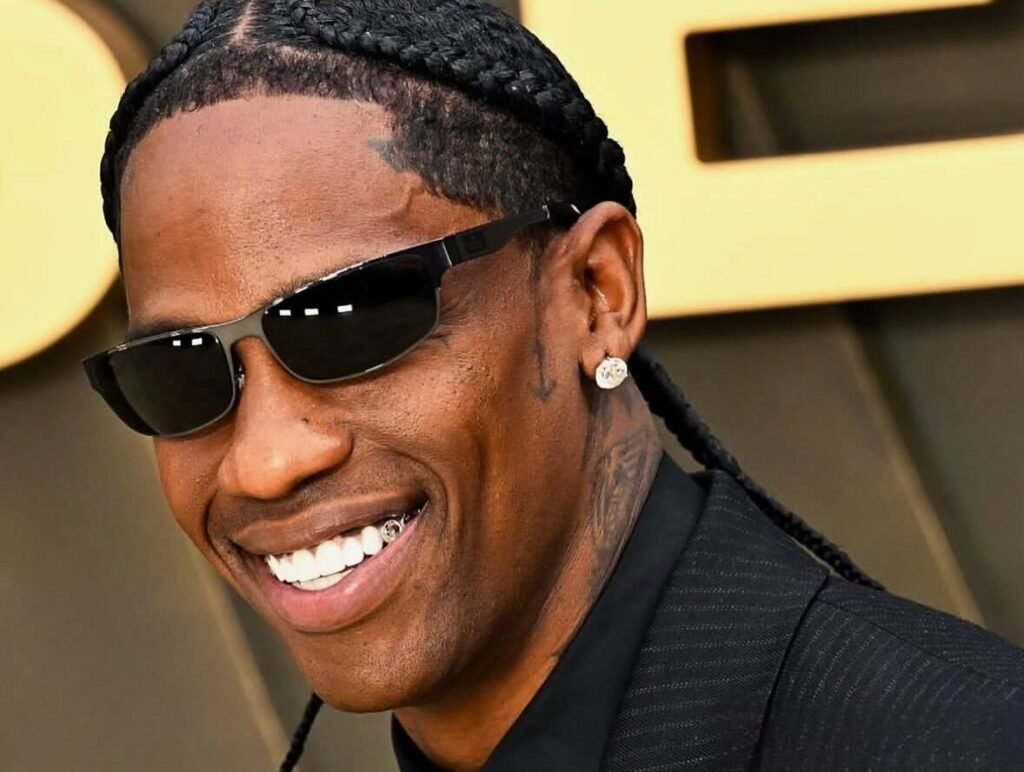 Travis Scott Drops A Two-Line Life Philosophy That Earns Nearly 700,000 Likes Travis Scott Drops A Two-Line Life Philosophy That Earns Nearly 700,000 Likes