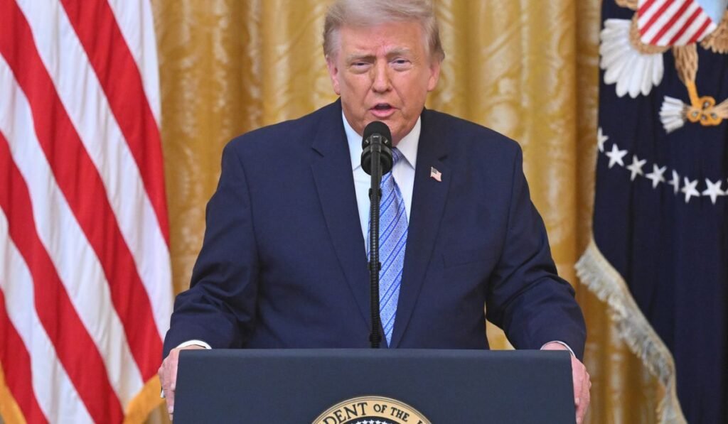 Trump works in a midterm campaign pitch into a primetime address