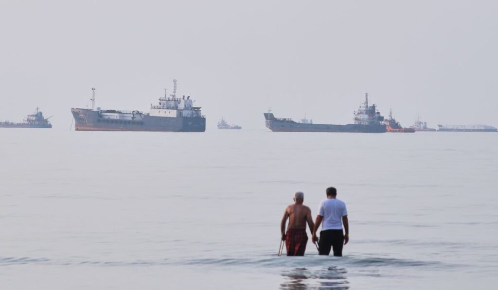 U.S. military redirecting ships in Hormuz as Trump aims to pound Iran for days