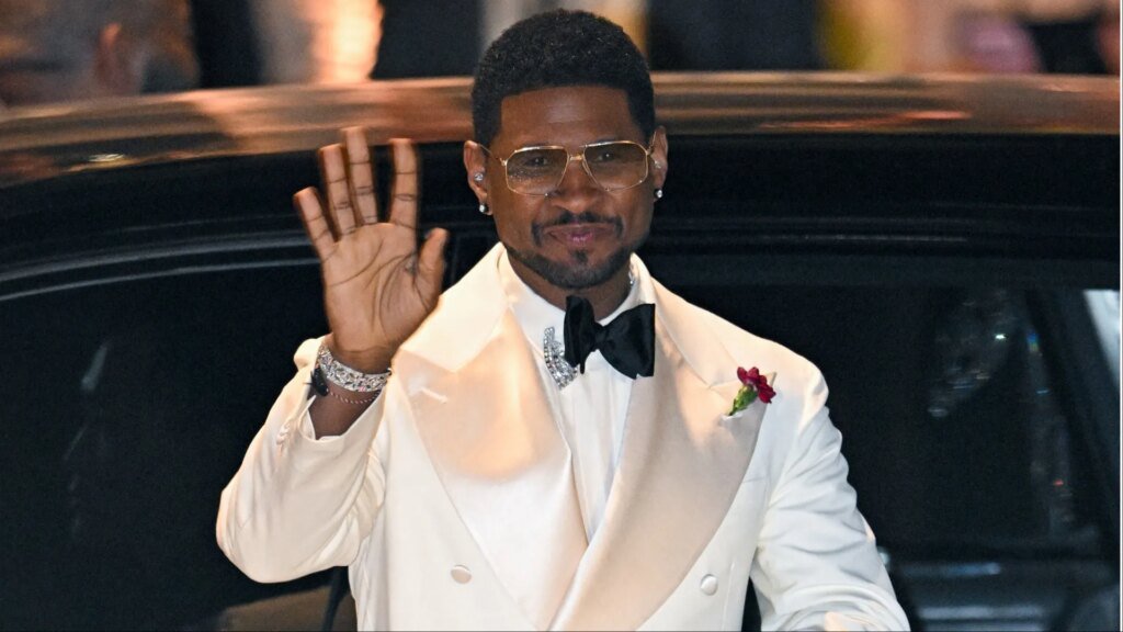 Usher Reacts To Fan’s “Pretty Privilege” Remarks After Stage Boot Usher Reacts To Fan's "Pretty Privilege" Remarks After Stage Boot
