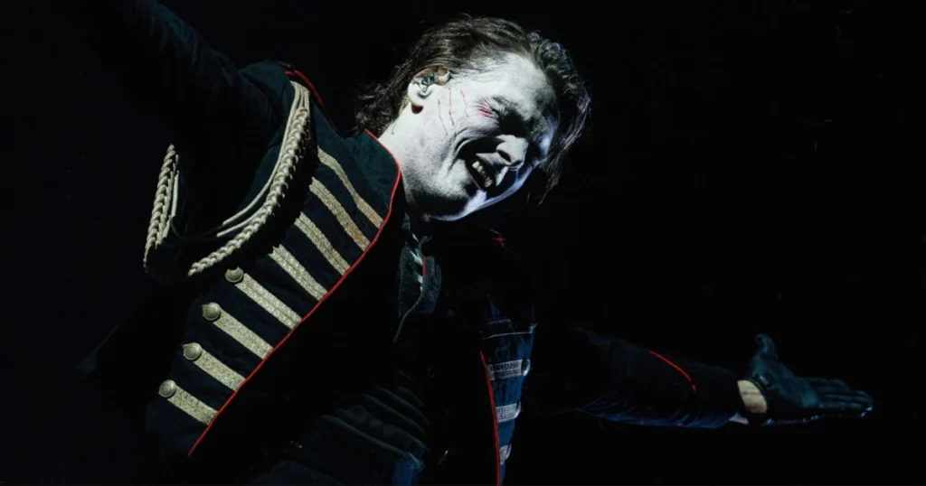 Watch My Chemical Romance play “Ambulance” for the first time