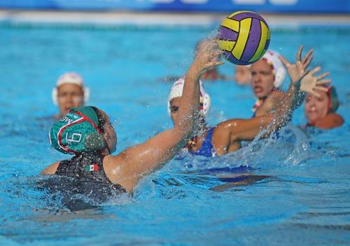 Waterpolistas tricolores debutan con goleada Waterpolistas tricolores debutan con goleada