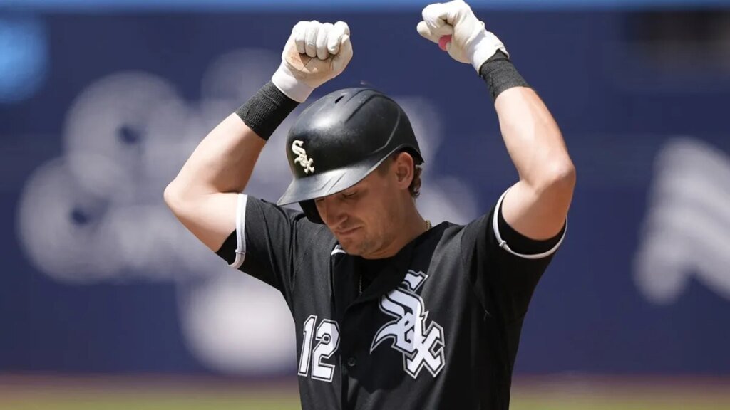White Sox playing hard to beat, face challenge from Rangers White Sox playing hard to beat, face challenge from Rangers