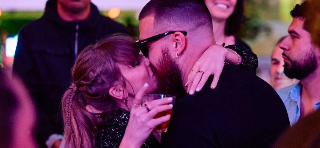 Who Caught Taylor Swift’s Bouquet Throw? Who Caught Taylor Swift's Bouquet Throw?