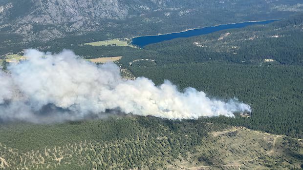 Wildfire sparks East Kootenay evacuation alert, weather helps firefight near Boston Bar Wildfire sparks East Kootenay evacuation alert, weather helps firefight near Boston Bar