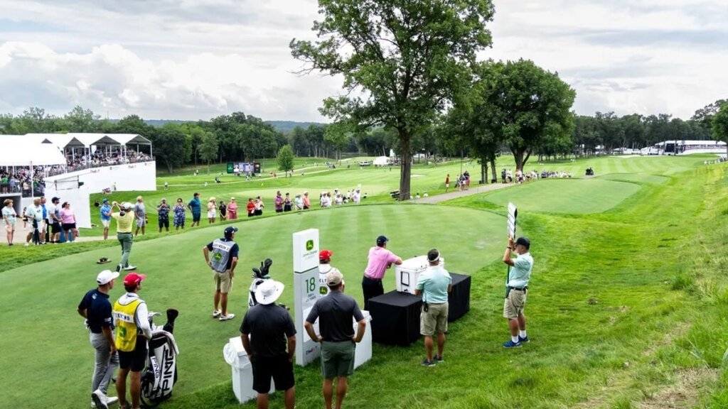 Zach Johnson embraces annual stroll 'home' to John Deere Classic