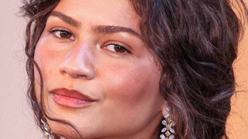 Zendaya Under Fire For ‘Unethical’ Move To Promote ‘Odyssey’ Zendaya Under Fire For 'Unethical' Move To Promote 'Odyssey'