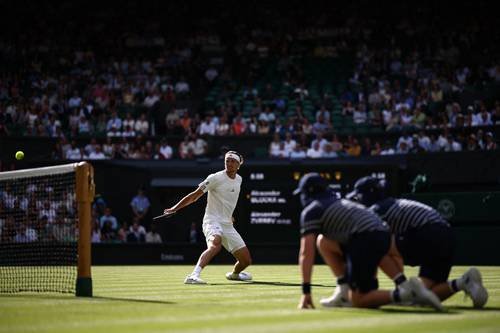 Zverev pasa a segunda ronda en Wimbledon Zverev pasa a segunda ronda en Wimbledon