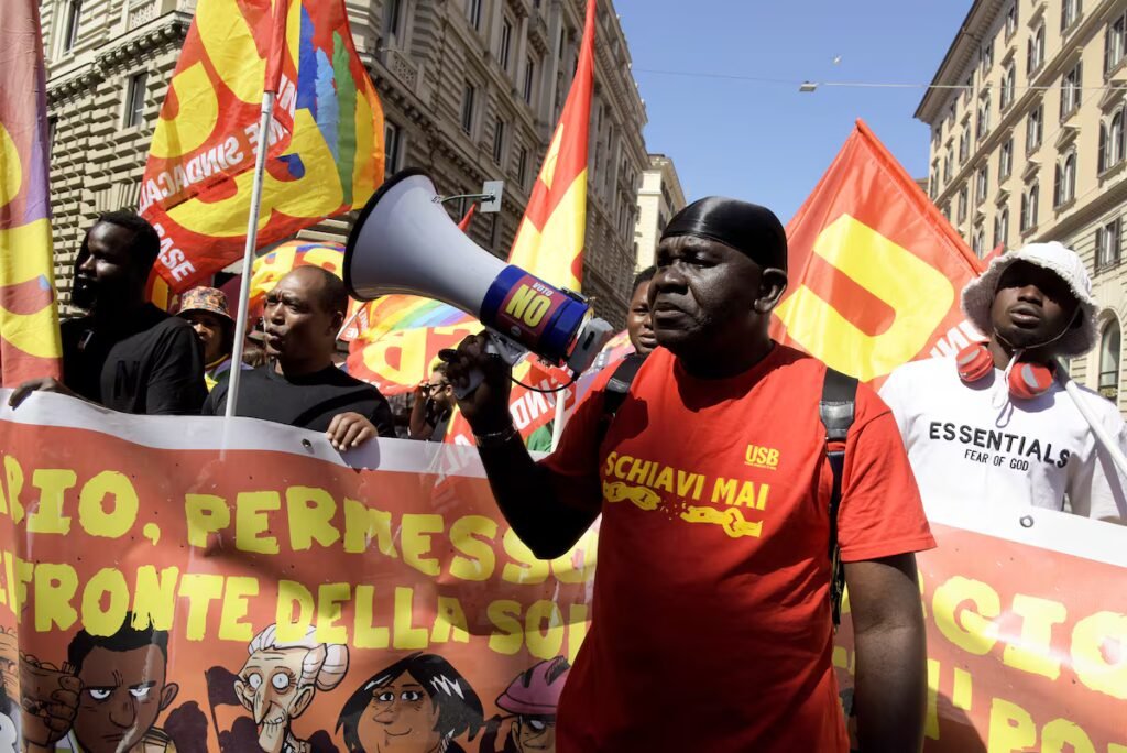 ‘Caporalato’, the system that enslaves thousands of migrants in Italy’s fields: ‘If you don’t do what they ask, they threaten to set you on fire’ | International ‘Caporalato’, the system that enslaves thousands of migrants in Italy’s fields: ‘If you don’t do what they ask, they threaten to set you on fire’ | International