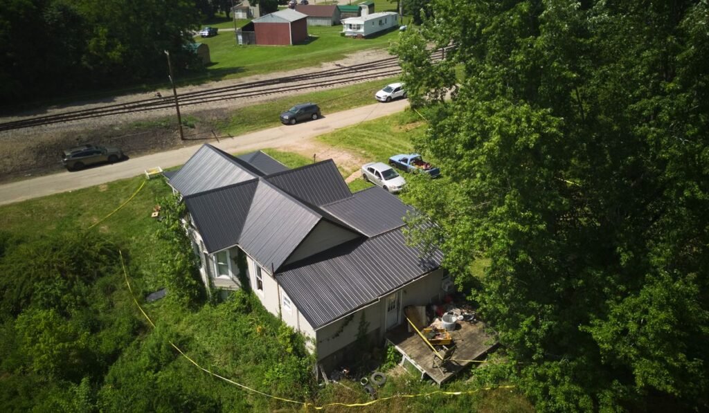 ‘Right under our nose and no one was there to help them.’ 16 kids found in squalor shocks Ohio town ‘Right under our nose and no one was there to help them.’ 16 kids found in squalor shocks Ohio town