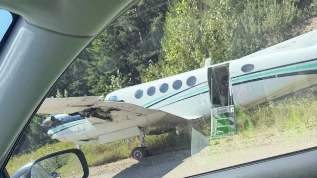 1 dead after plane makes emergency landing on Prince George road 1 dead after plane makes emergency landing on Prince George road