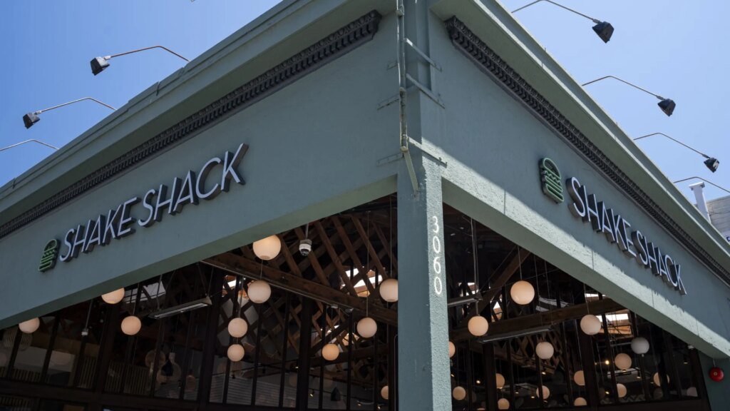Arizona Shake Shack Employee Allegedly Robs His Own Store