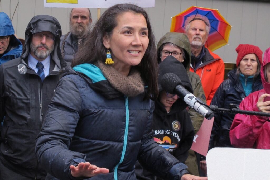 2 Dan Sullivans face off in Alaska’s US Senate primary, which also features a former congresswoman 2 Dan Sullivans face off in Alaska's US Senate primary, which also features a former congresswoman