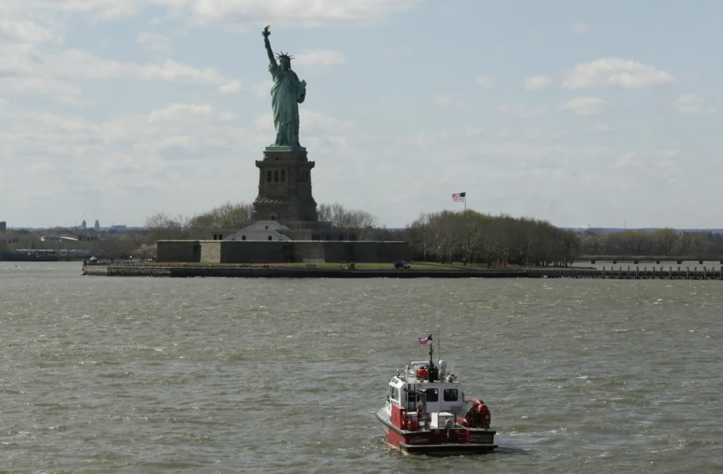 2 Dead, 12 Injured After Boat Capsizes In NYC 2 Dead, 12 Injured After Boat Capsizes In NYC