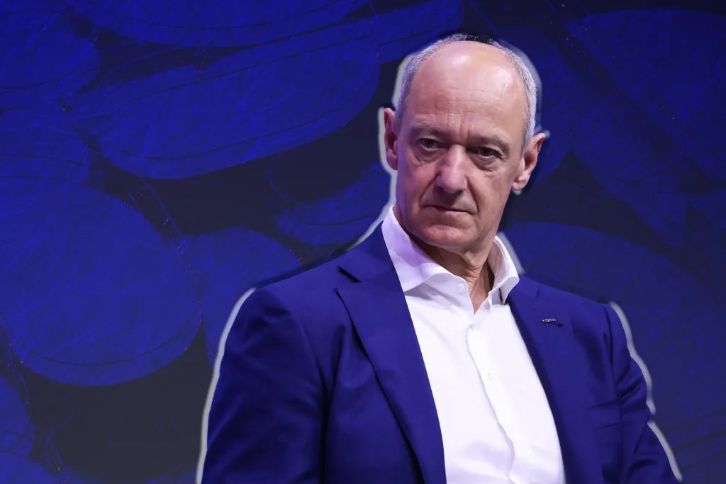 $251 Billion Siemens CEO Responds to Emails with Just 2 Letters $251 Billion Siemens CEO Responds to Emails with Just 2 Letters