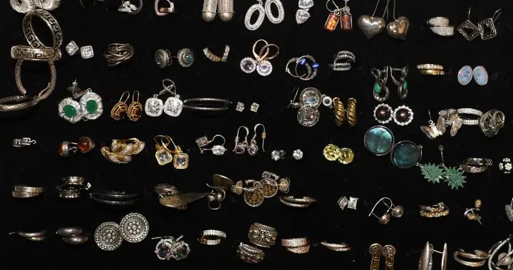 3 charged after more than $1M in goods stolen from Toronto condos 3 charged after more than $1M in goods stolen from Toronto condos