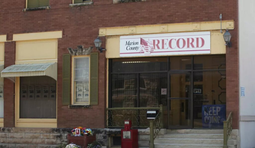A Kansas town will pay $850K to end a reporter’s lawsuit over a 2023 raid on her paper’s offices A Kansas town will pay $850K to end a reporter’s lawsuit over a 2023 raid on her paper’s offices
