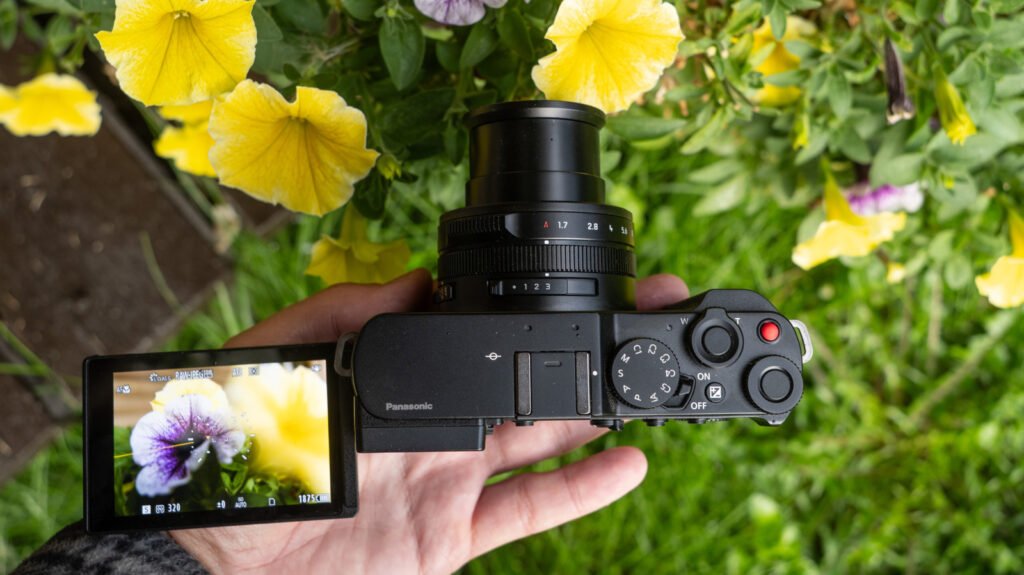 A Stylish And Capable Compact Camera A Stylish And Capable Compact Camera